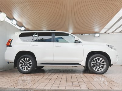 TOYOTA LAND CRUISER PRADO - 7