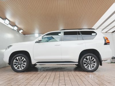 TOYOTA LAND CRUISER PRADO - 8