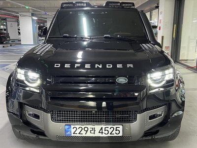 LAND ROVER DEFENDER - 2