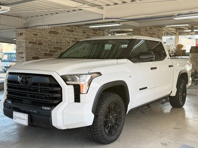 TOYOTA TUNDRA - 3