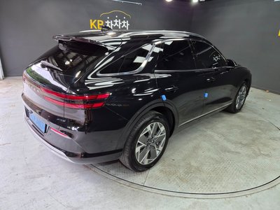 2022 Genesis ELECTRIFIED GV70 photo 7