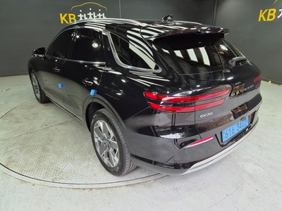 2022 Genesis ELECTRIFIED GV70 photo 3