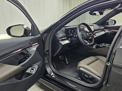 2025 BMW 5 SERIES — миниатюра 13