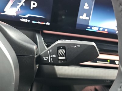 2025 BMW 5 SERIES — миниатюра 30