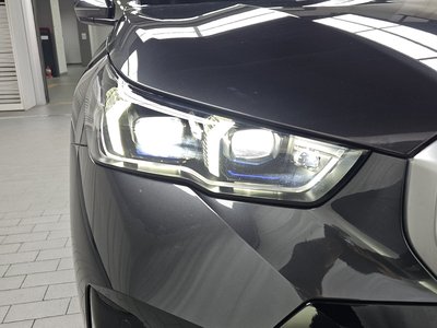2025 BMW 5 SERIES — фото 9