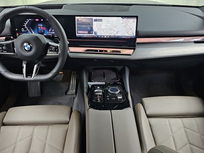 2025 BMW 5 SERIES — фото 5