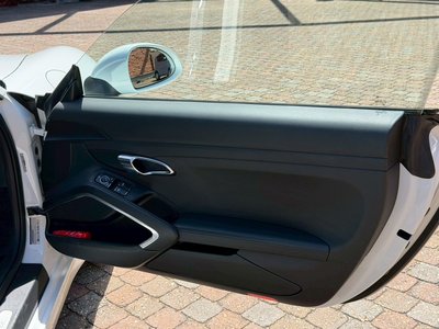 صورة 10 لـ 2017 Porsche 911