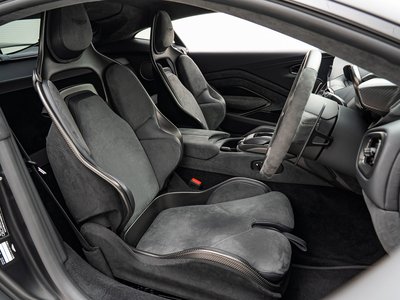 ASTON MARTIN VANTAGE - 4