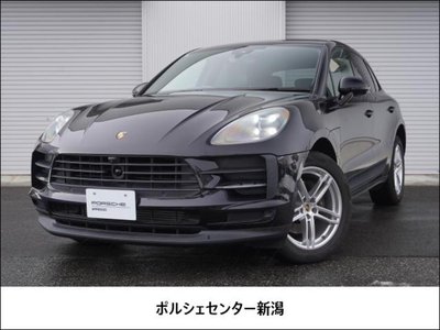 PORSCHE MACAN - 1