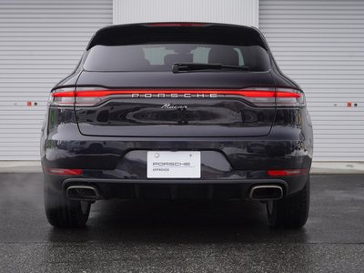 PORSCHE MACAN - 8