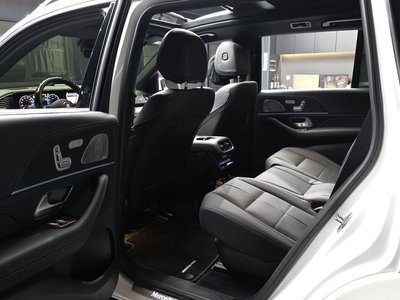2026 Mercedes-BENZ GLS — миниатюра 16