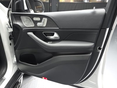 2026 Mercedes-BENZ GLS — миниатюра 14