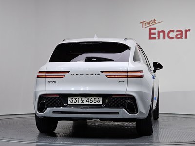 صورة 4 لـ 2021 Genesis GV70