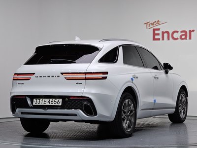 صورة 3 لـ 2021 Genesis GV70