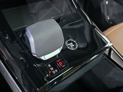 2026 LAND Rover RANGE ROVER SPORT photo 9