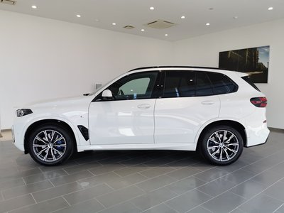 صورة 10 لـ 2025 BMW X5