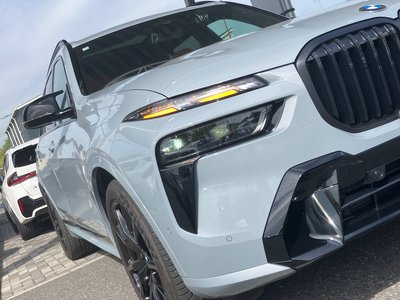 2025 BMW X7 缩略图 11