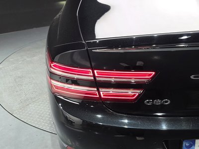 GENESIS G80 (RG3) - 10