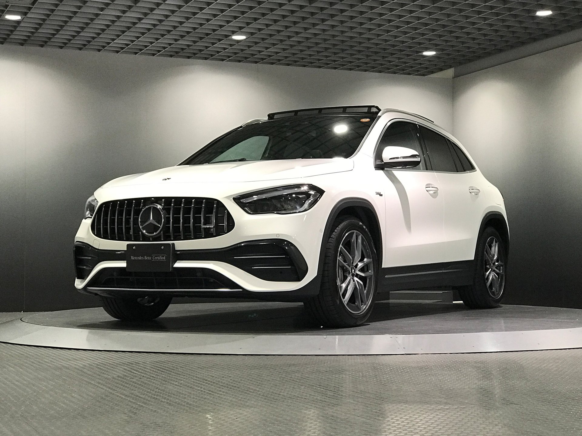 MERCEDES-BENZ GLA AMG - View 1