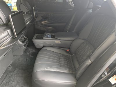 2023 Lexus LS — миниатюра 20