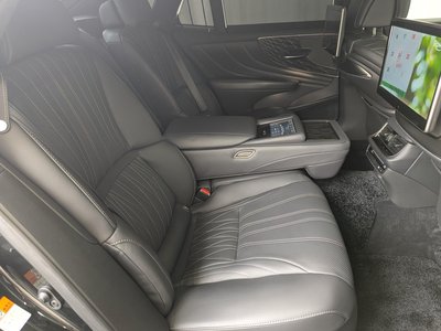 2023 Lexus LS — миниатюра 19