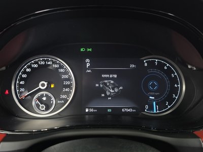 2021 Genesis GV70 — миниатюра 11