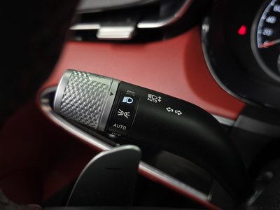 2021 Genesis GV70 — миниатюра 28