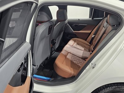 صورة مصغرة 11 لـ 2025 BMW 5 SERIES