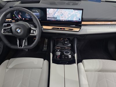 2025 BMW 5 SERIES — фото 5