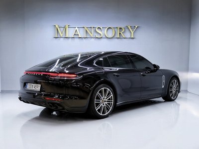 PORSCHE PANAMERA - 3