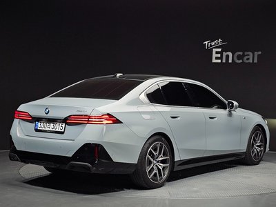 BMW 5 SERIES - 4
