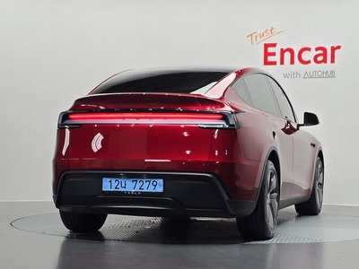 TESLA MODEL Y - 4