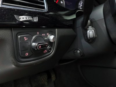 2014 AUDI A8 — миниатюра 14