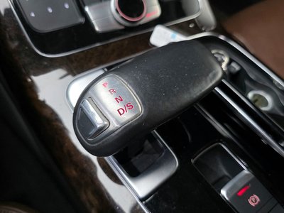 2014 AUDI A8 — фото 9
