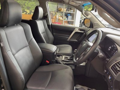 TOYOTA LAND CRUISER PRADO - 9