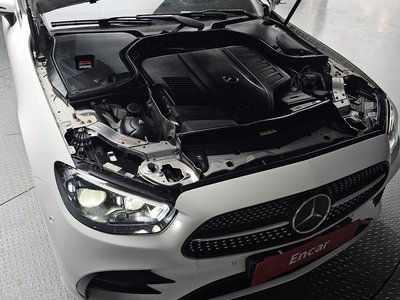 MERCEDES-BENZ E-CLASS - 7