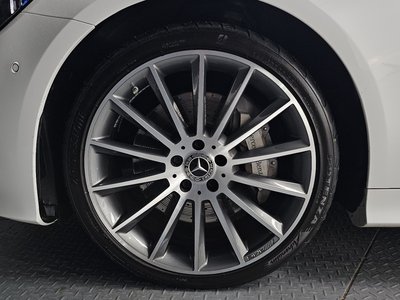 MERCEDES-BENZ E-CLASS - 6