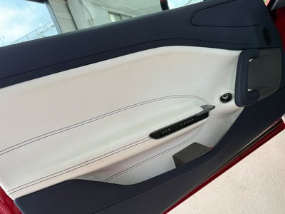 2018 Ferrari GTC4 LUSSO thumbnail 38