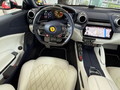 2018 Ferrari GTC4 LUSSO thumbnail 28
