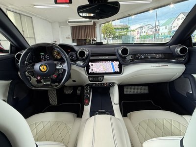 2018 Ferrari GTC4 LUSSO thumbnail 31