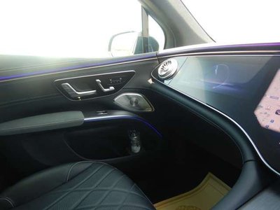 صورة 5 لـ 2023 Mercedes-BENZ EQS