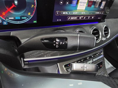 MERCEDES-BENZ E-CLASS - 9