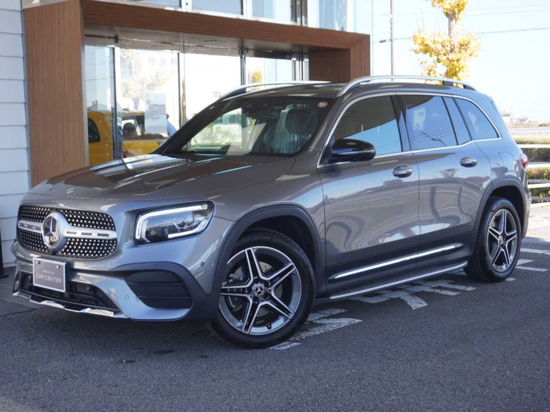 MERCEDES-BENZ GLB - View 1