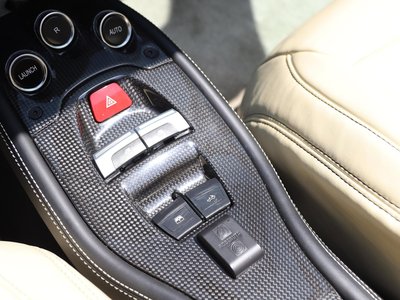 صورة مصغرة 29 لـ 2012 FERRARI 458 SPIDER
