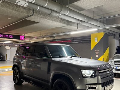 LAND ROVER DEFENDER - 7