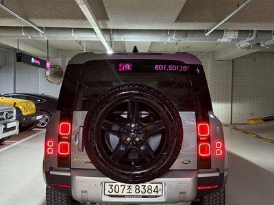 LAND ROVER DEFENDER - 4