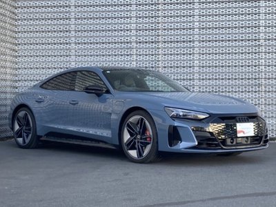 AUDI RS E-TRON GT - 6