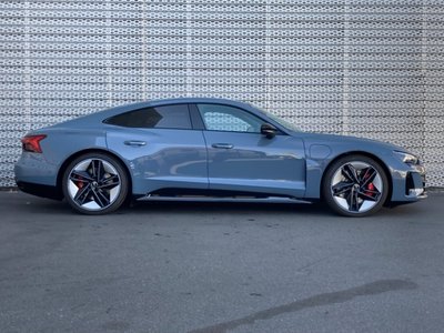 AUDI RS E-TRON GT - 8