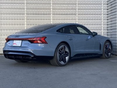 AUDI RS E-TRON GT - 9