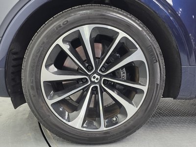 BENTLEY BENTAYGA - 6